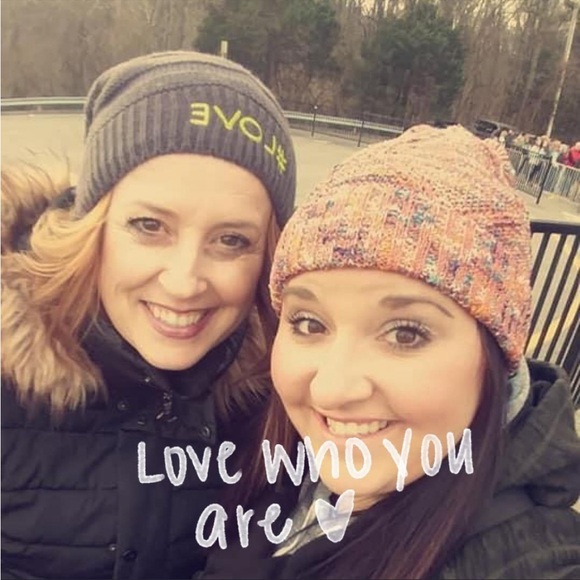 Meet your Posher, Dottie - Picture 3 of 3